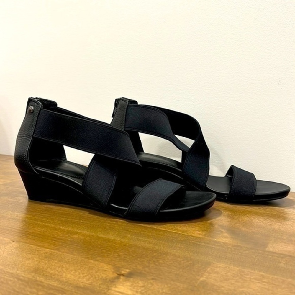 Vera Wang Wedges l Size 7 l Simple Stretch Simply Vera Wang
